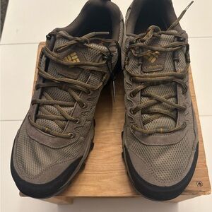 Columbia Men's Brown and Black Athletic Shoes